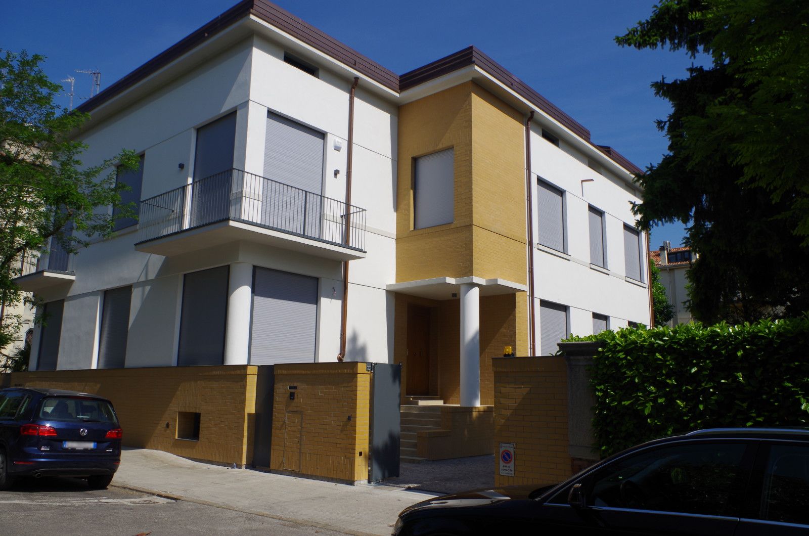 Esterno 03
